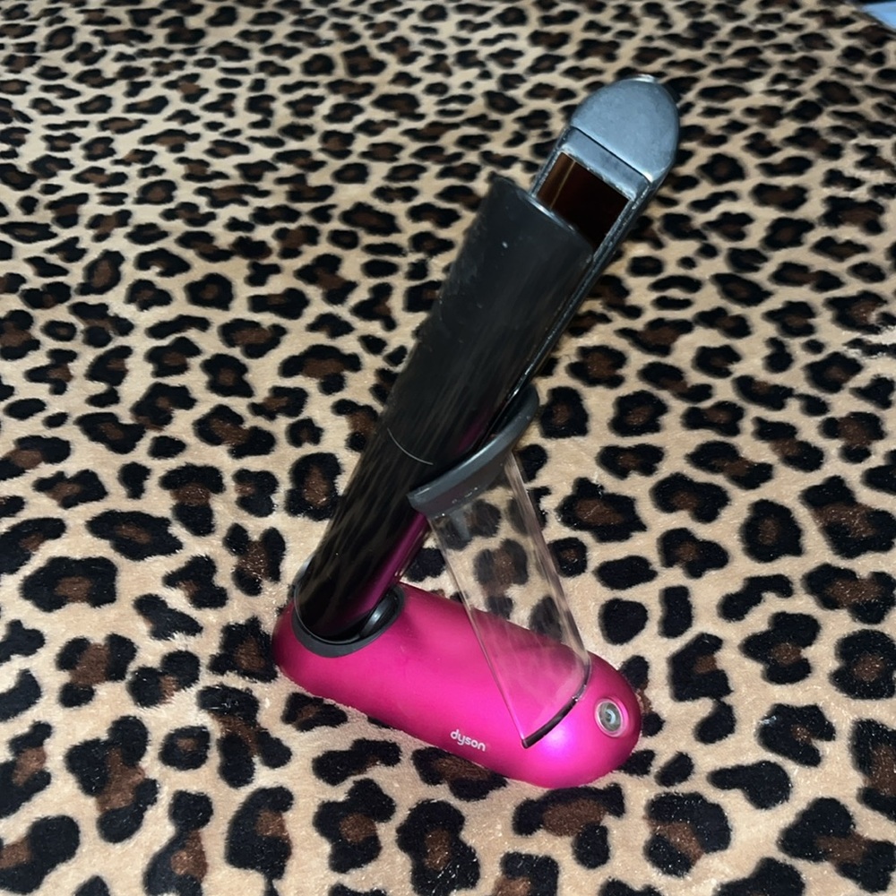 Dyson Hot Pink Hair Styling Stand - Picture 5 of 7